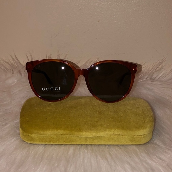 Gucci Acetate Sunglasses w/Lime Green Velvet Case - Picture 3 of 14